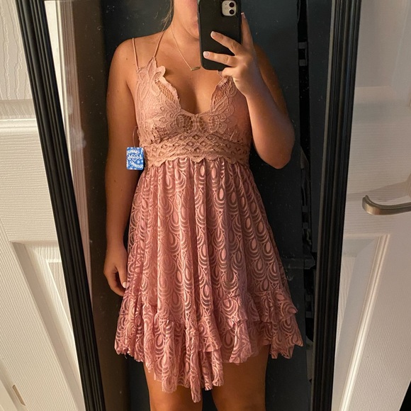 Free People Dresses & Skirts - NWT Free people blush Adella lace mini dress